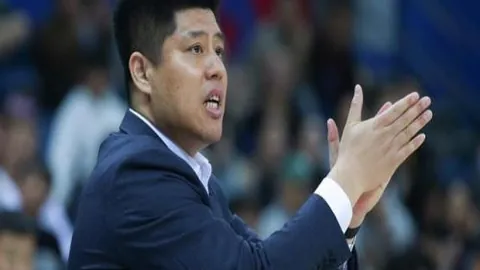 “科尔执迷于迷你阵容，勇士防守沦陷联盟垫底，八次逆转悲剧成谈资！”